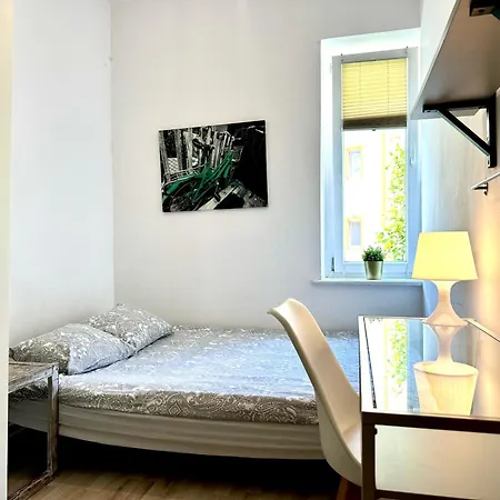Rum i privatbostad Tanie Pokoje W Centrum Sopotu *